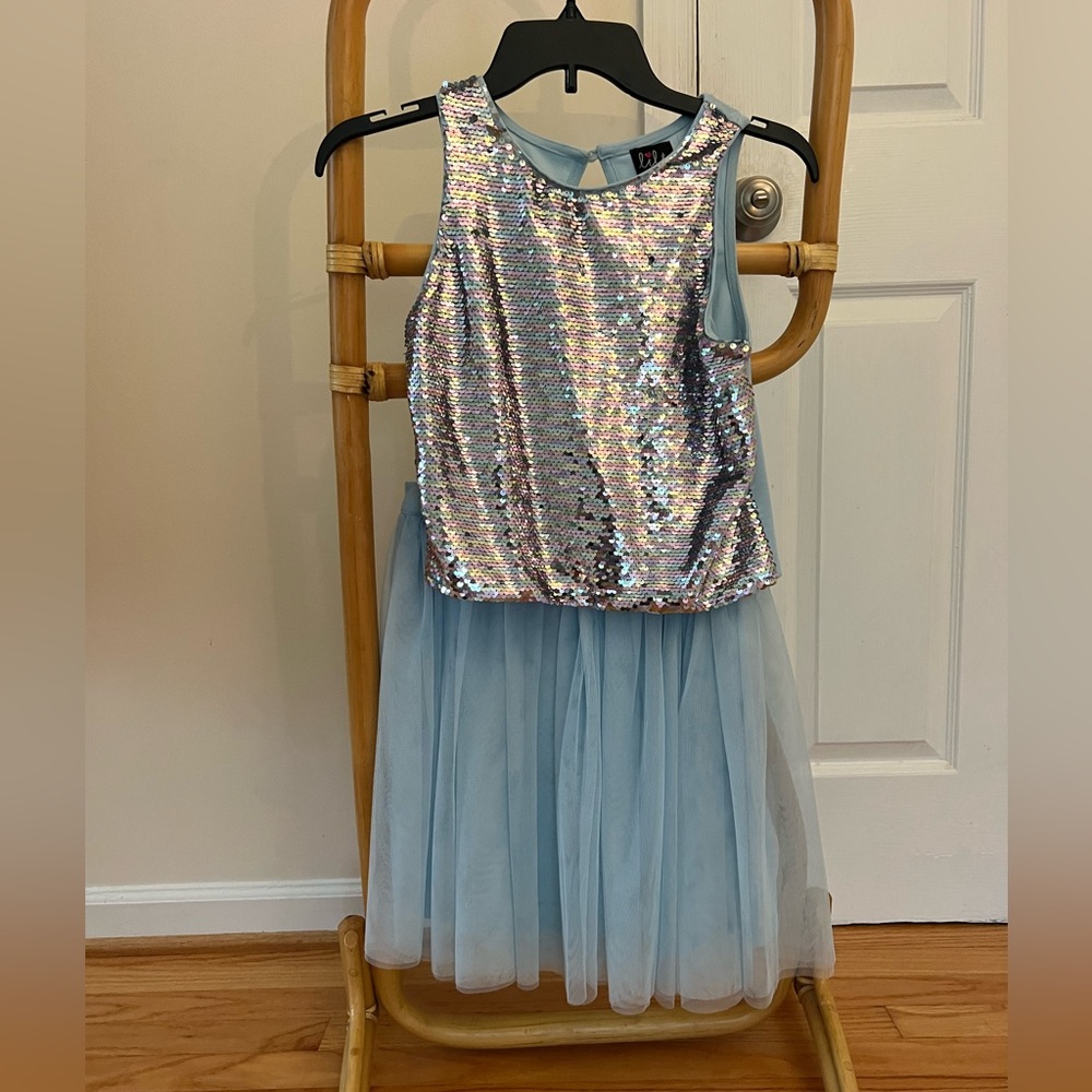Tulle tutu skirt and sequined blouse for girl.Size 14